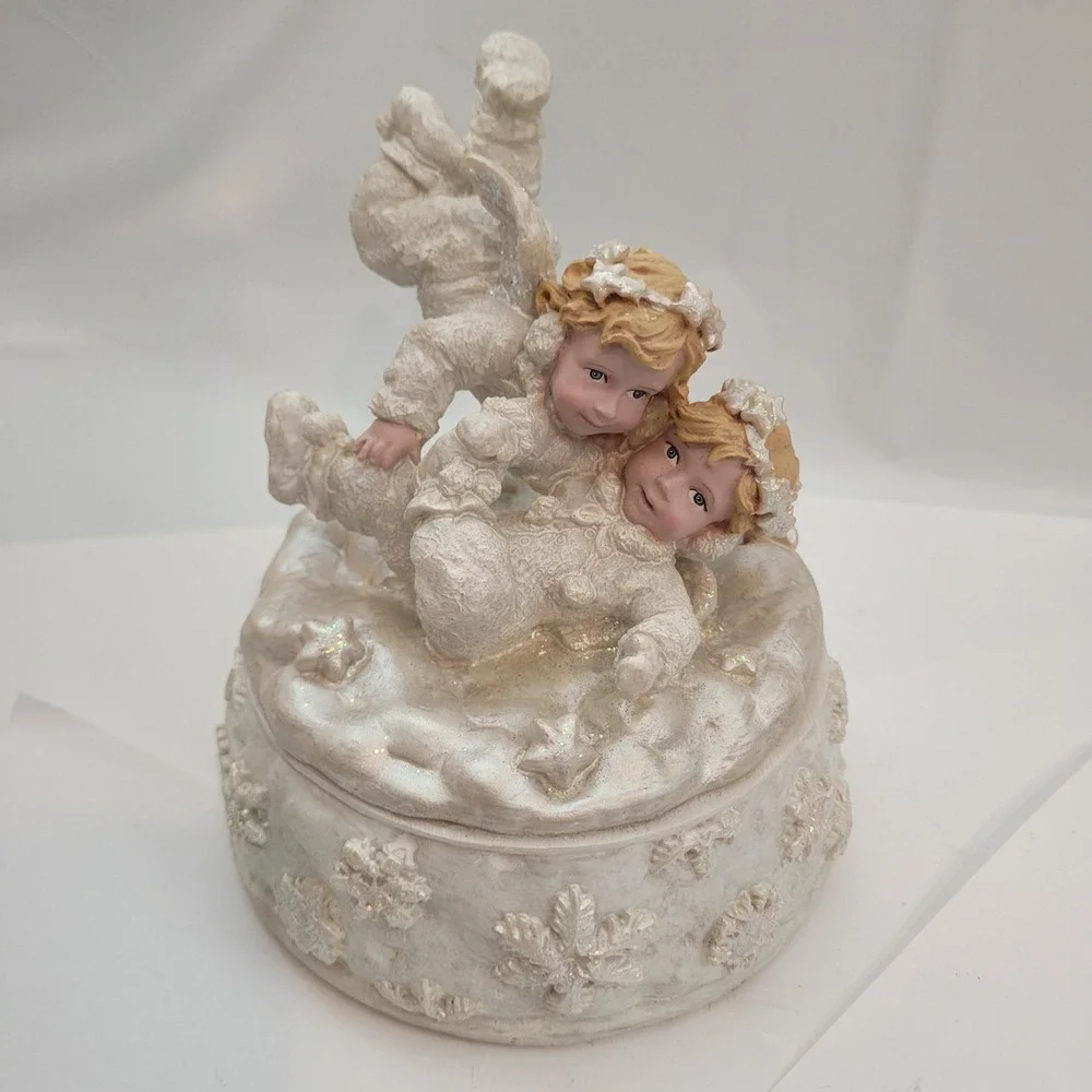 Rare Vintage Winter Angel Cherubs Rotating Music Box Iridescent Snowflake Child